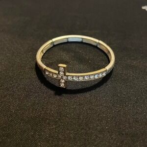 Silver Tone Rhinestone Sideways Cross Faith Hope Love Stretch‎ Bracelet